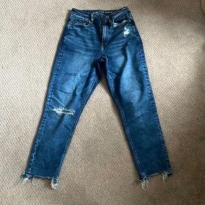 American Eagle, highest rise mom jean, size 6 Regular